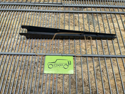Mercedes-Benz G-Class W463 Front Wiper Arm Cover