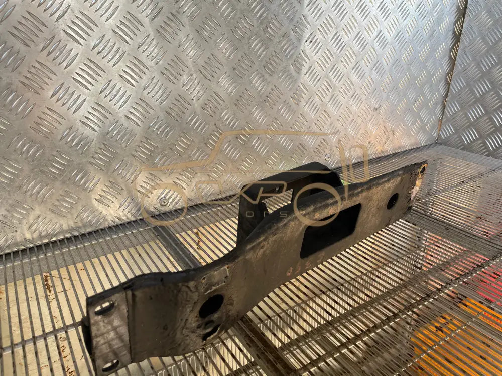 Mercedes-Benz G-Class W463 G350 15. Engine Mounting