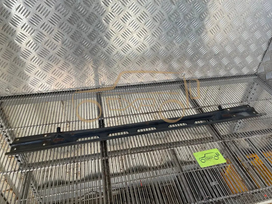 Mercedes-Benz G-Class W463 G350 93. Radiator front panel
