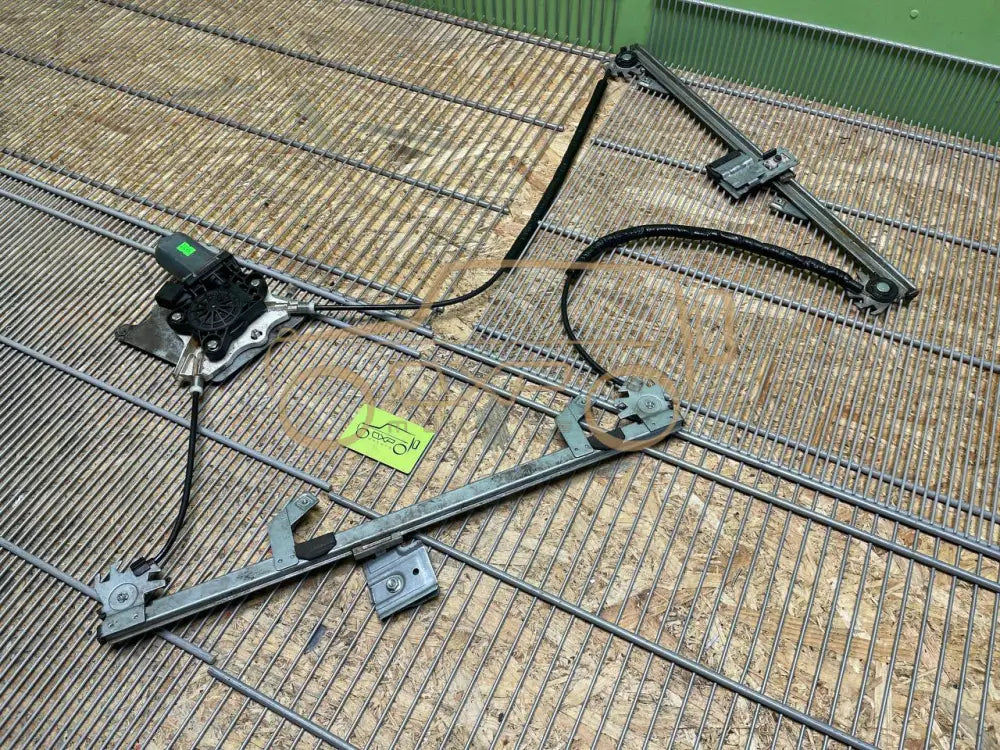 Mercedes-Benz G-Class W463 G400 2000-2006 Front Right Window Regulator
