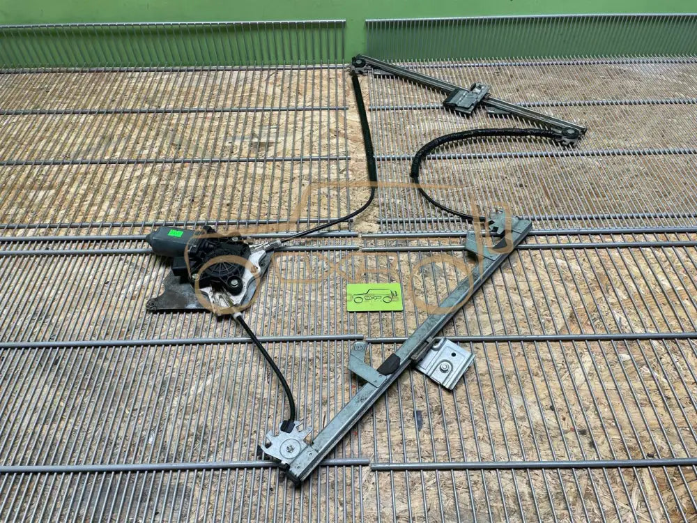 Mercedes-Benz G-Class W463 G400 2000-2006 Front Right Window Regulator
