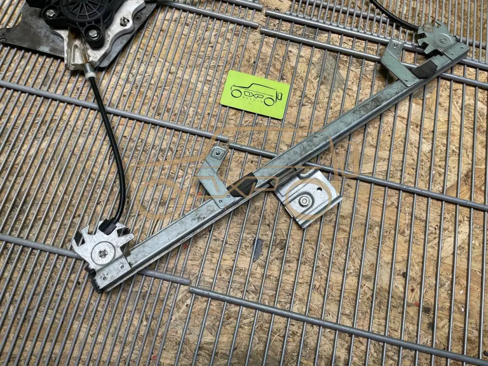 Mercedes-Benz G-Class W463 G400 2000-2006 Front Right Window Regulator