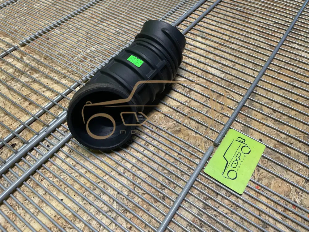 Mercedes-Benz G-Class W463 G400 Air filter hose