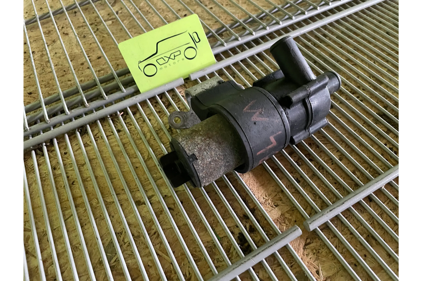 Mercedes-Benz G-Class W463 G400 Scheibenwaschpumpe/Windscreen washer pump - washer pump