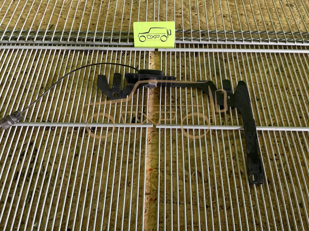 Mercedes-Benz G-Class W463 GPS Antenna Mount Bracket