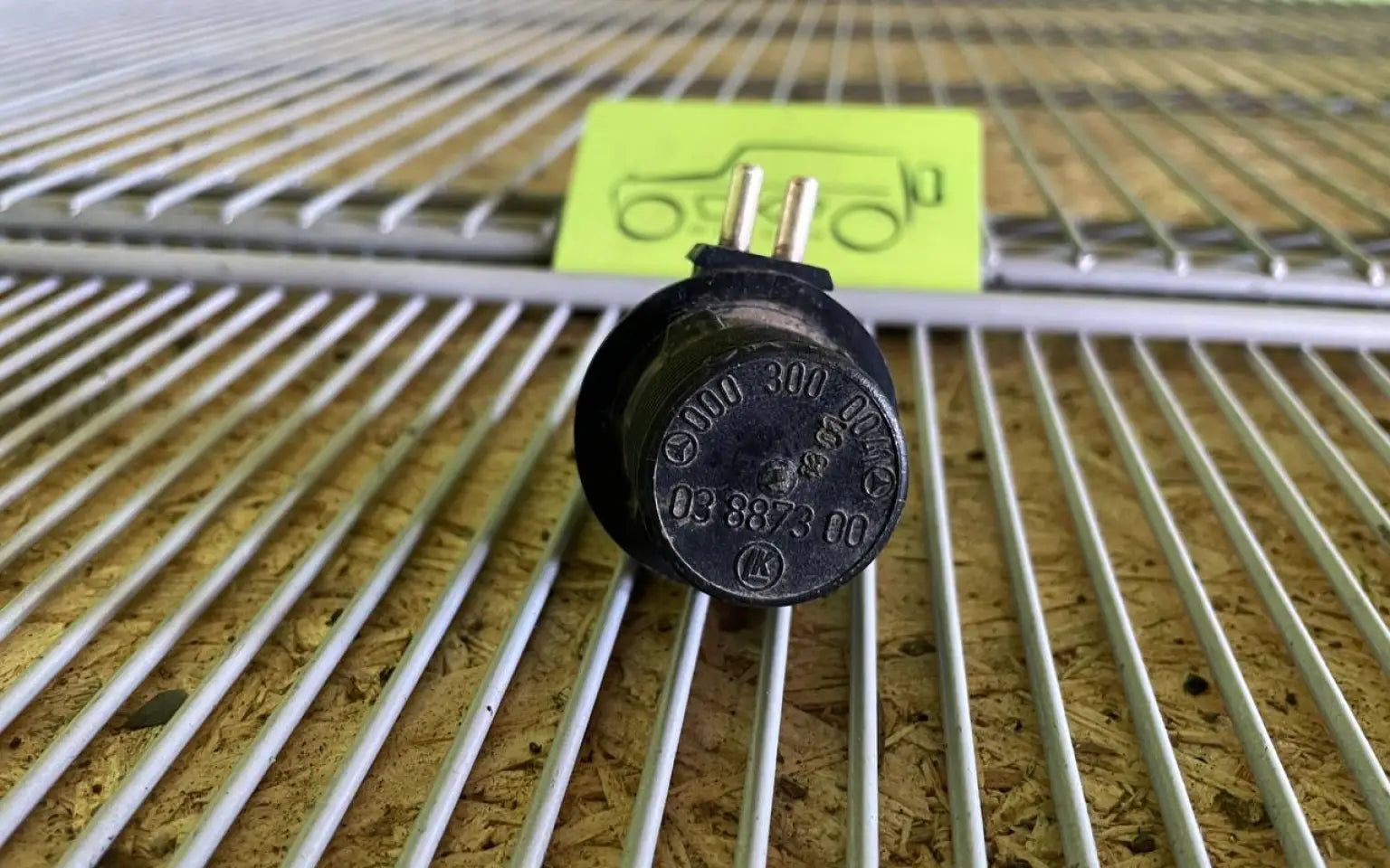 Mercedes-Benz G-Class W463 Kick down switch - kick down switch