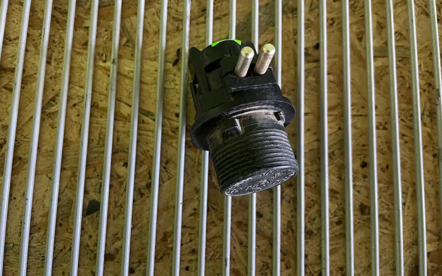 Mercedes-Benz G-Class W463 Kick down switch - kick down switch