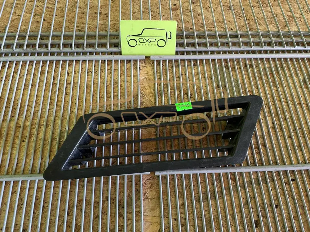 Mercedes-Benz G-Class W463 Left Fender Grille
