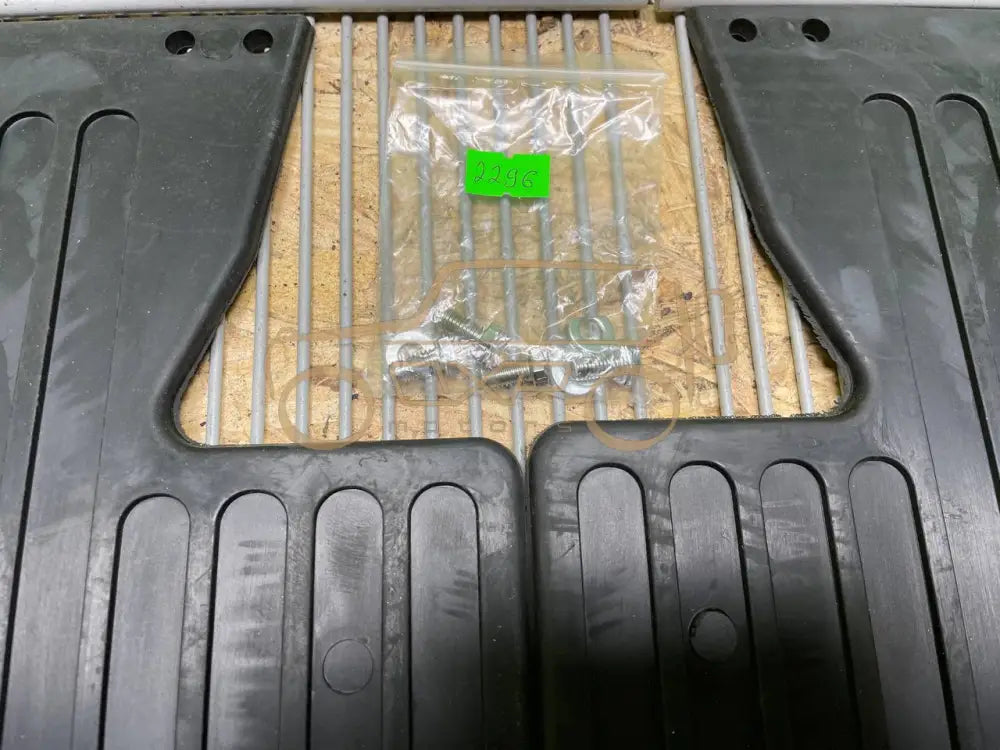 Mercedes-Benz G-Class W463 NEW Rubber Mud Apron Set