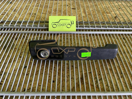 Mercedes-Benz G-Class W463 Outside Door Handle Front Left