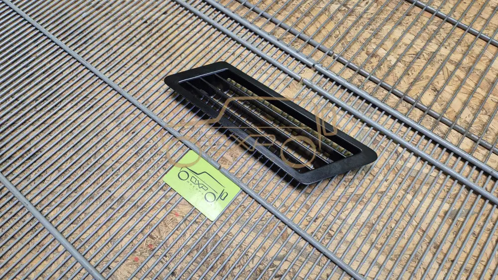 Mercedes-Benz G-Class W463 radiator grill left - radiator grill left