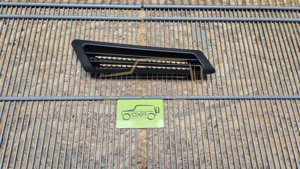 Mercedes-Benz G-Class W463 radiator grill right - radiator grill