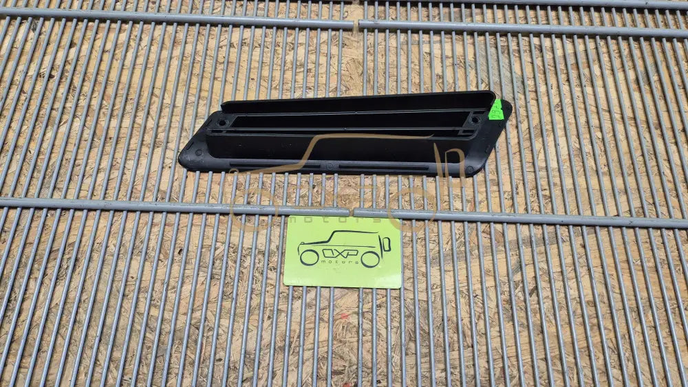 Mercedes-Benz G-Class W463 radiator grill right - radiator grill