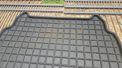 Mercedes-Benz G-Class W463 Rear Center Rubber Mat