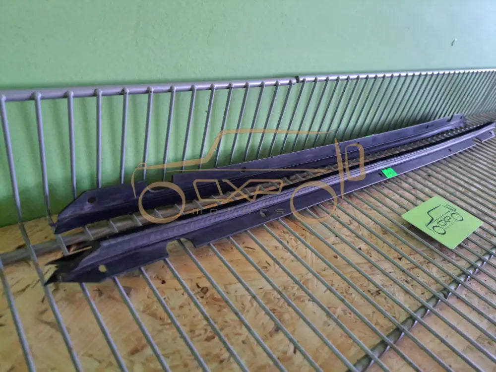 Mercedes-Benz G-Class W463 Rear door inside window seal set