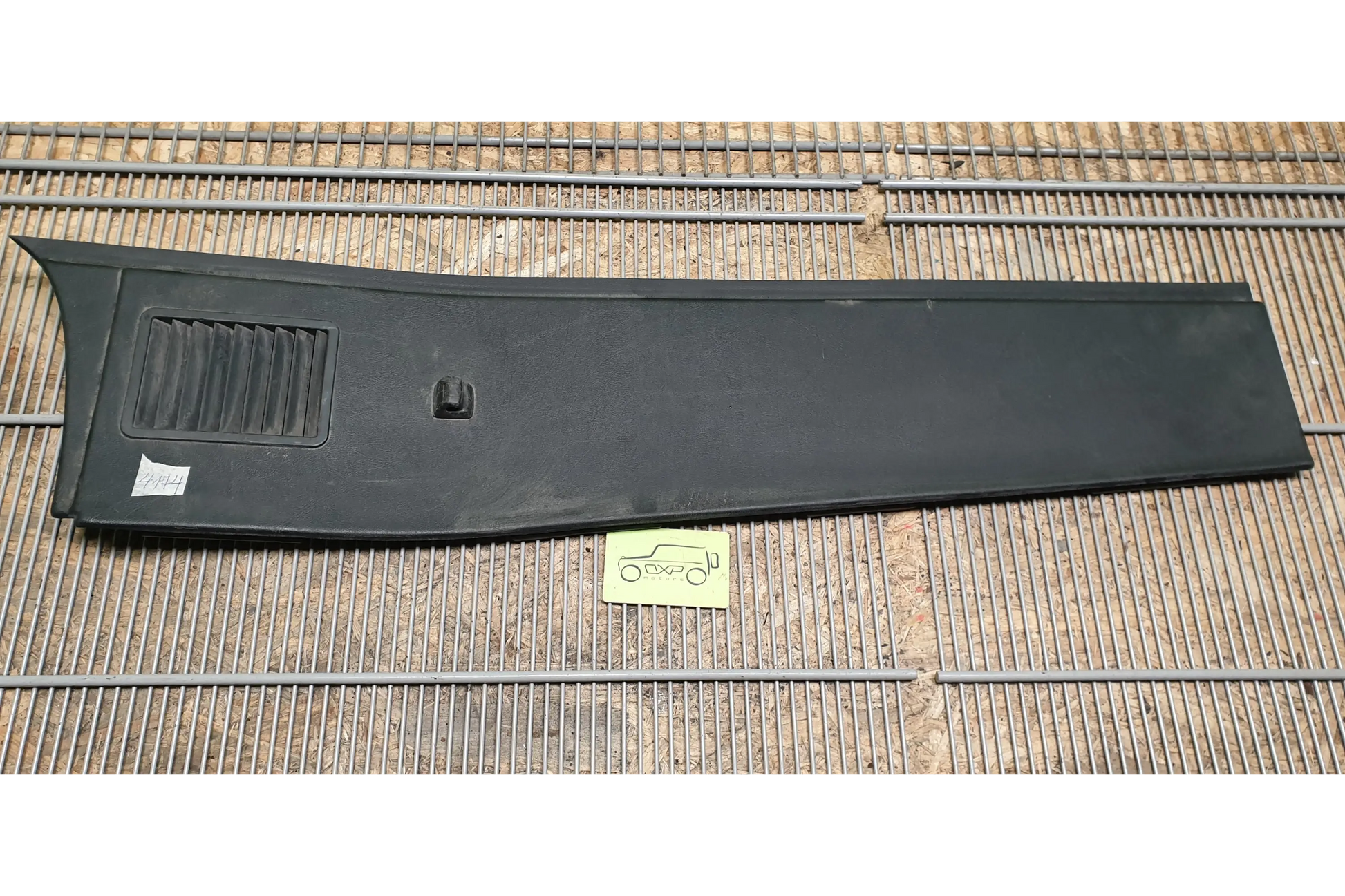 Mercedes-Benz G-Class W463 Rear left D-Pillar trim cover - d-pillar