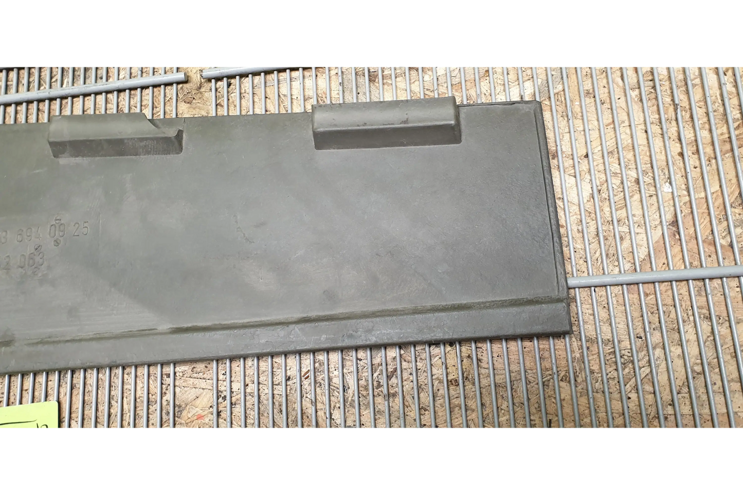 Mercedes-Benz G-Class W463 Rear left D-Pillar trim cover - d-pillar