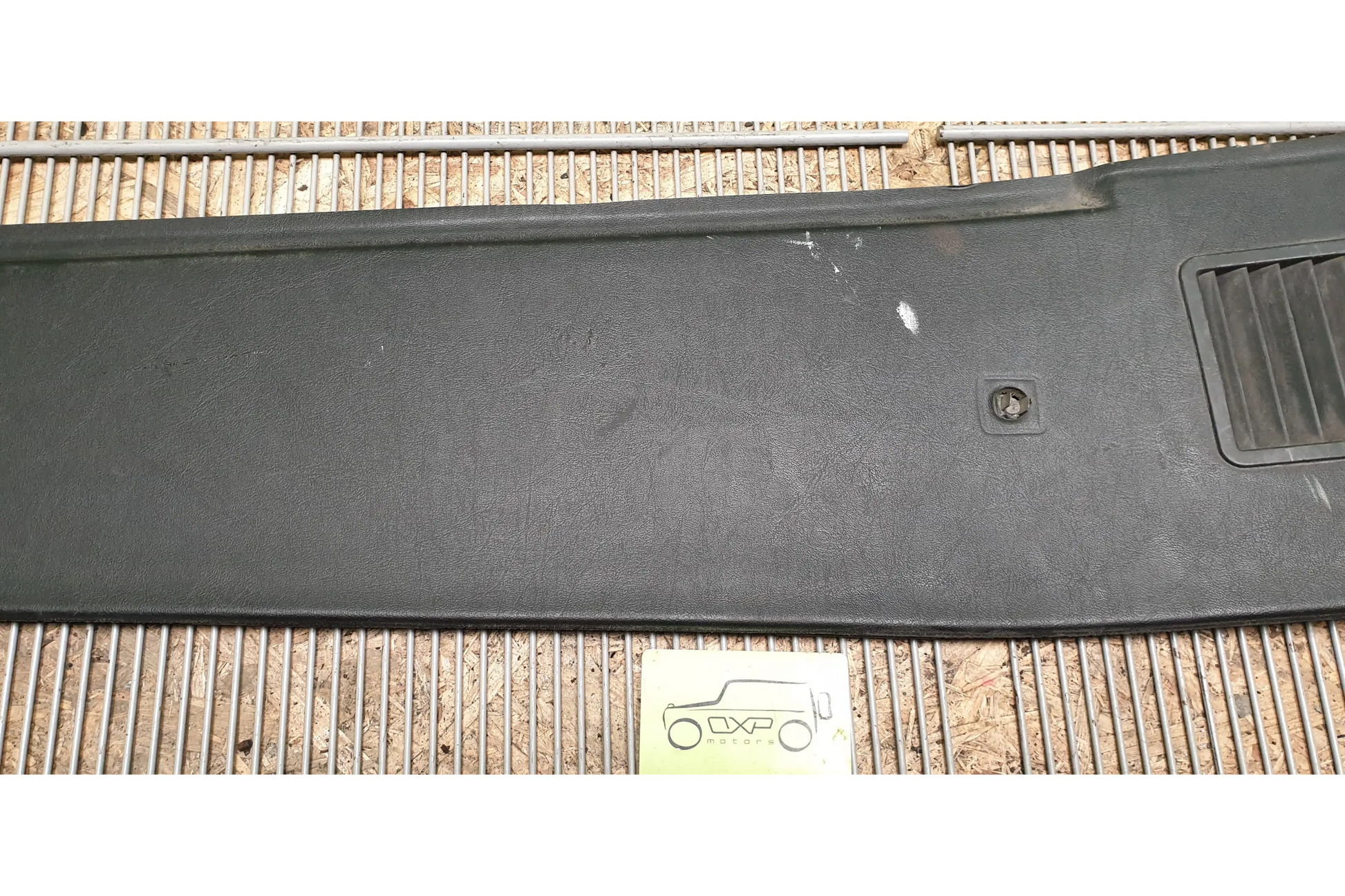 Mercedes-Benz G-Class W463 Rear right D-Pillar trim cover - d-pillar