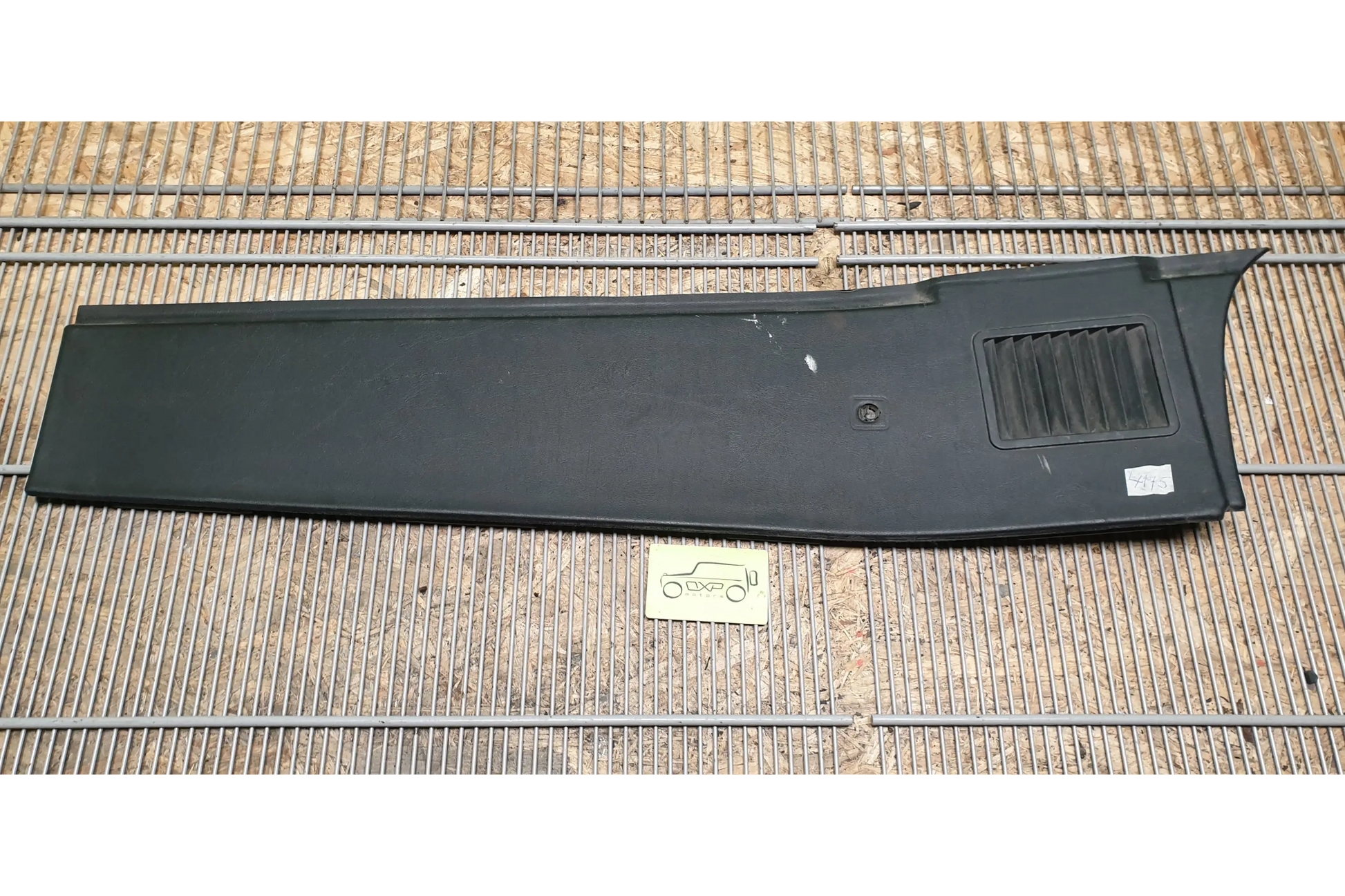 Mercedes-Benz G-Class W463 Rear right D-Pillar trim cover - d-pillar