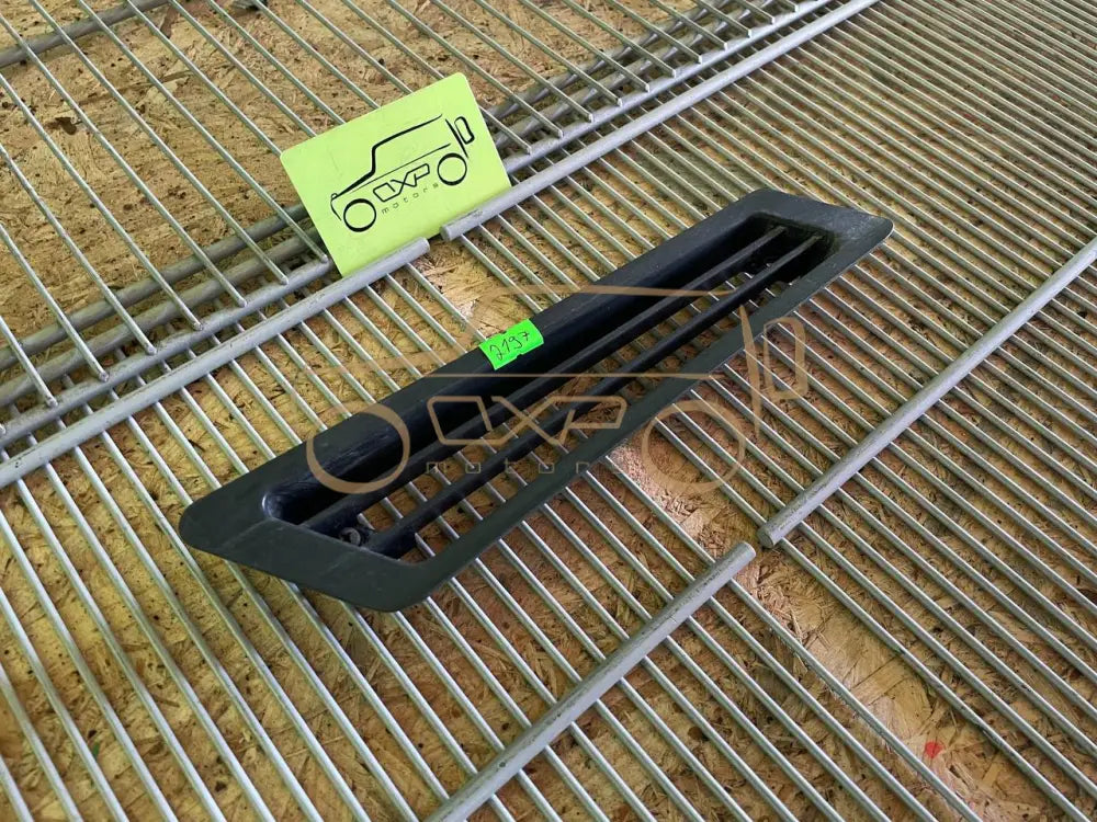Mercedes-Benz G-Class W463 Right Fender Grille
