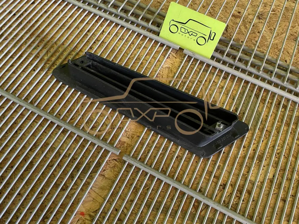 Mercedes-Benz G-Class W463 Right Fender Grille