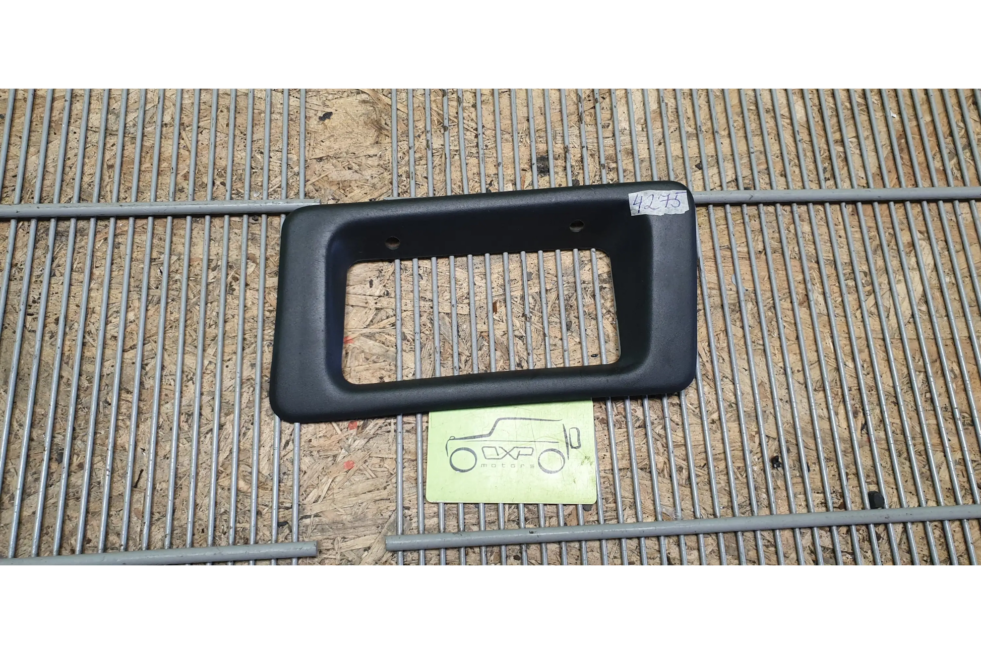 Mercedes-Benz G-Class W463 Right fog lamp cover surround