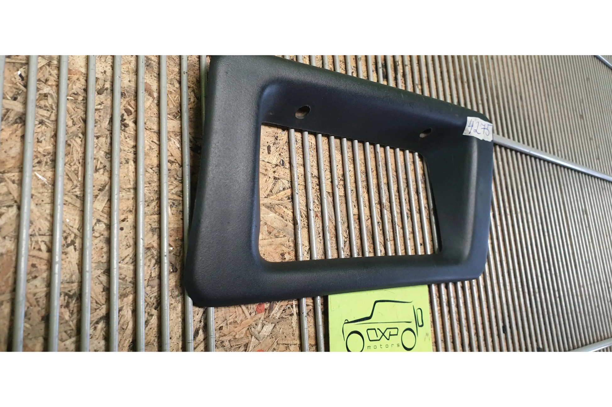 Mercedes-Benz G-Class W463 Right fog lamp cover surround