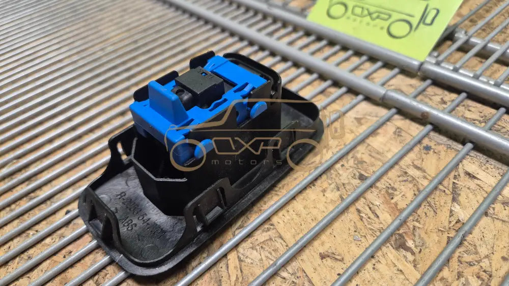Mercedes-Benz G-Class W463 Right Window Regulator Switch