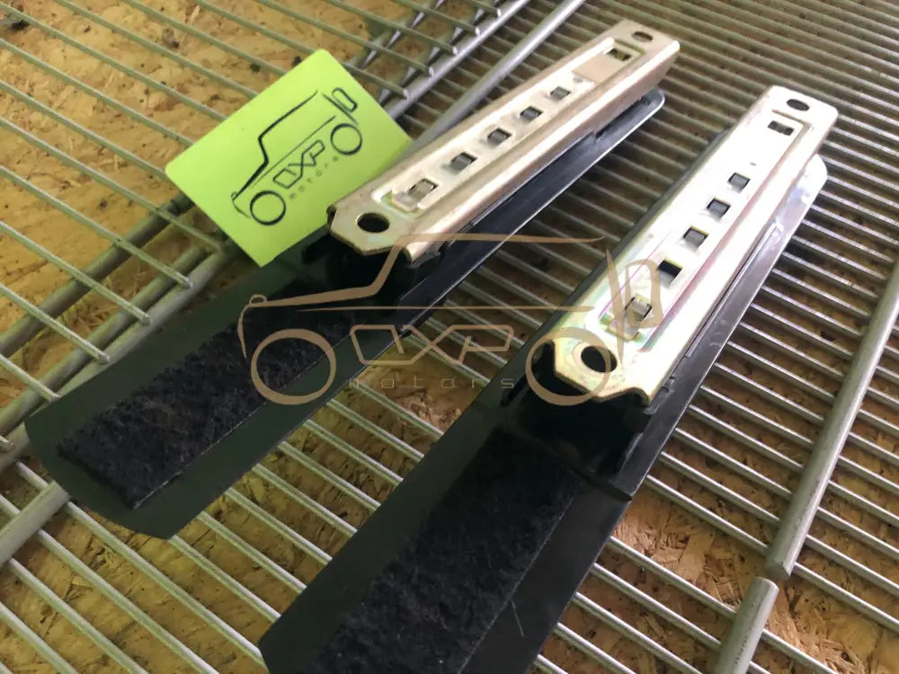 Mercedes-Benz G-Class W463 Seat belt holder