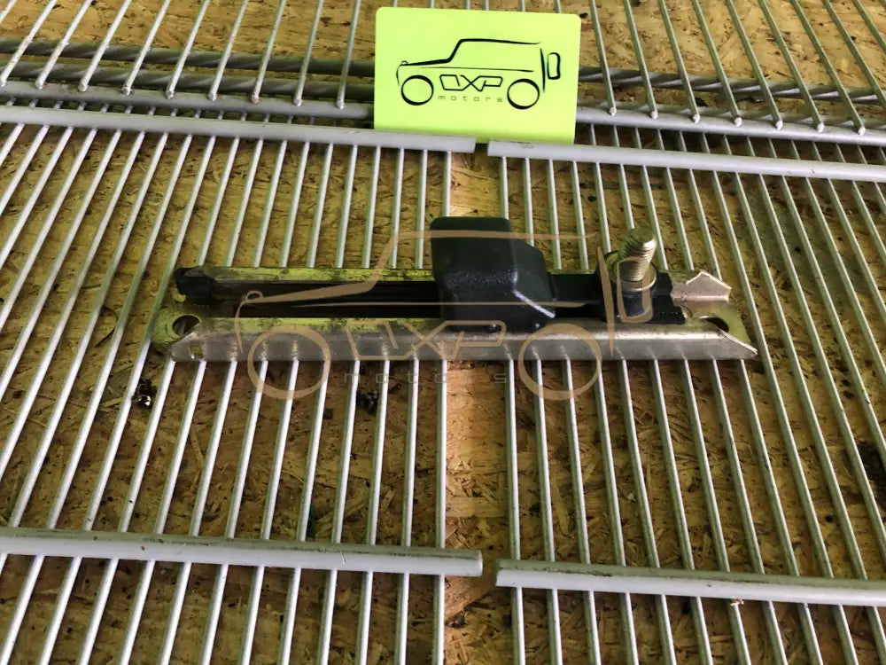 Mercedes-Benz G-Class W463 Sicherheitsgurthalter/Seat belt holder