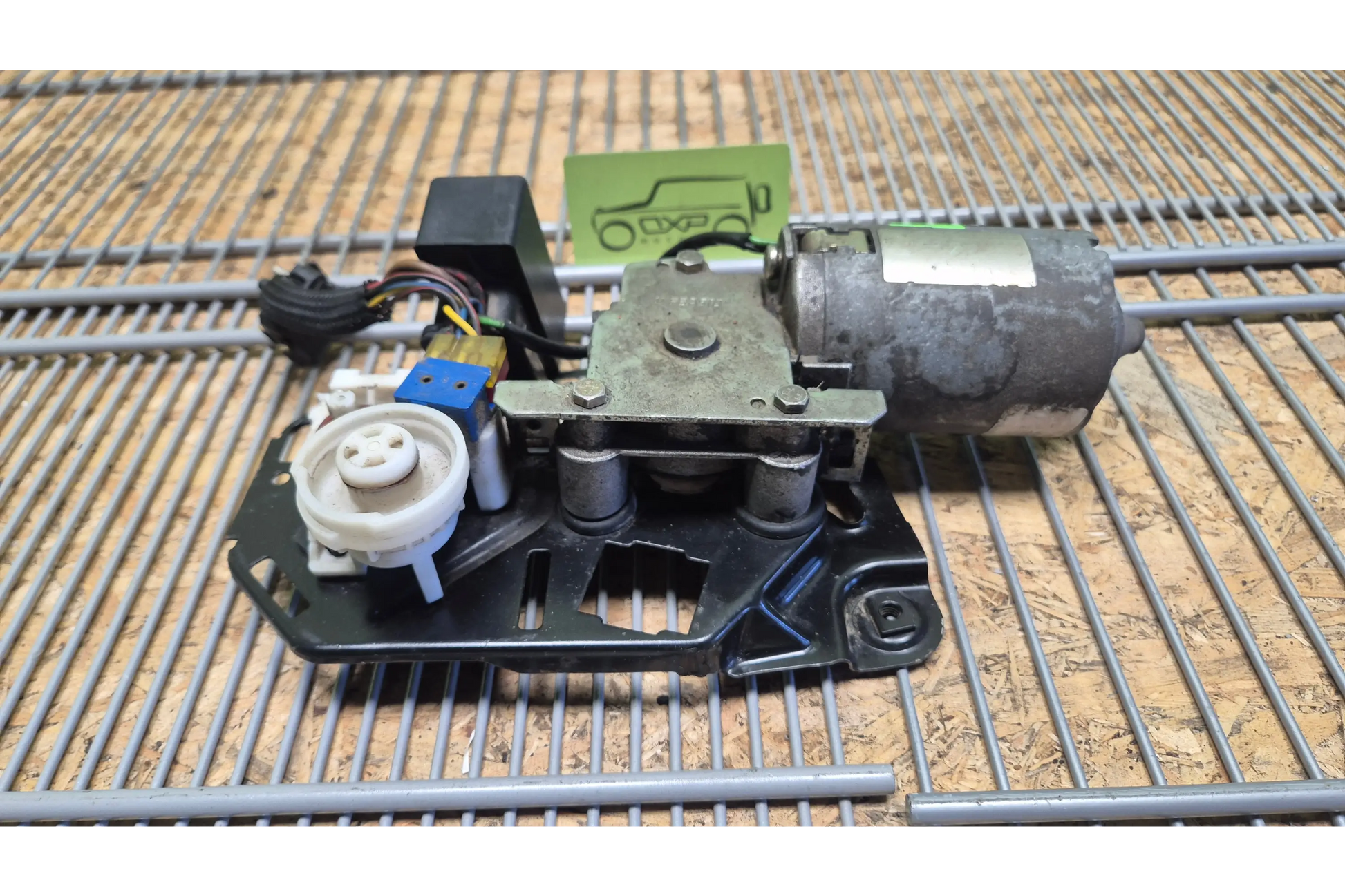 Mercedes-Benz G-Class W463 Sunroof Motor