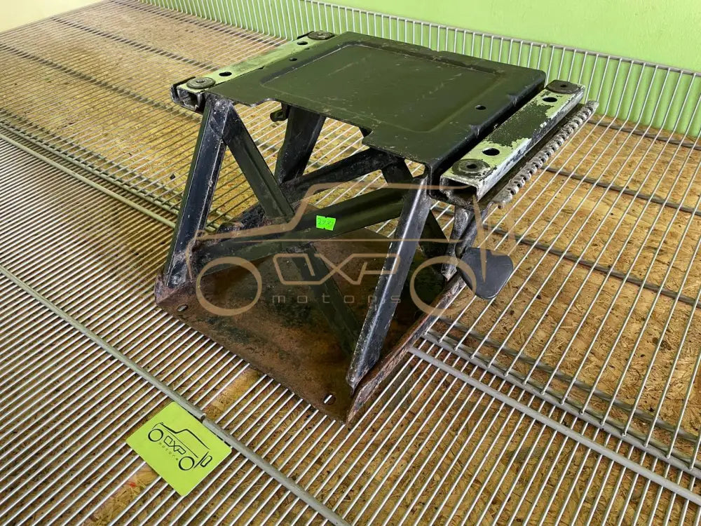 Mercedes Benz G-Class W463 SWB Right Seat Box