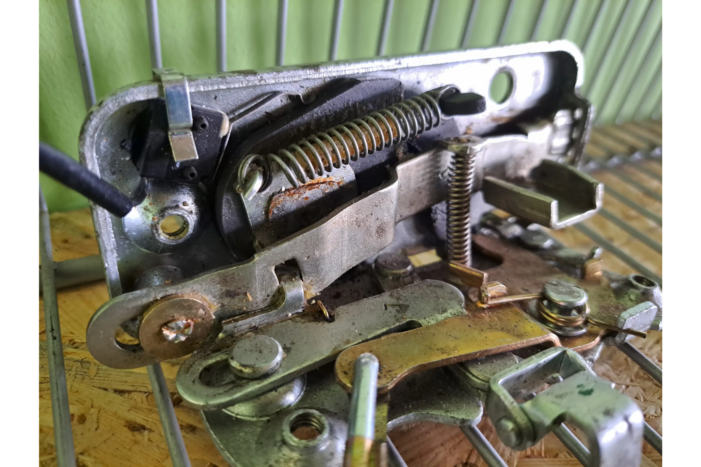 Mercedes-Benz G-Class W463 Rear Right door lock