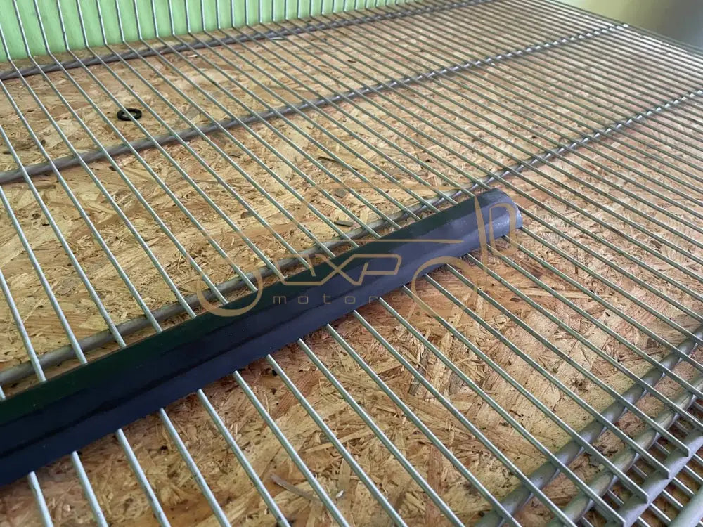 Mercedes-Benz G-Class W463 Windscreen moulding