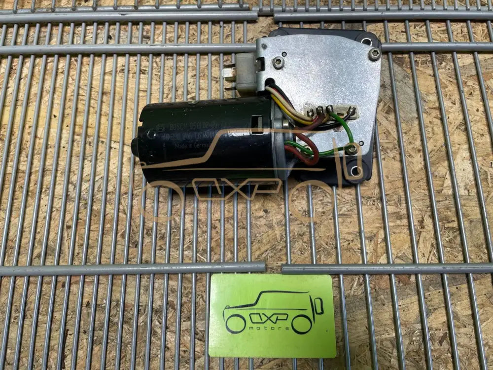 Mercedes-Benz G-Class W463 Windshield Wiper Motor