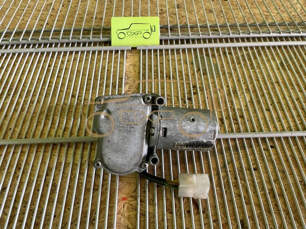 Mercedes-Benz G-Class W463 Wiper motor Bosch