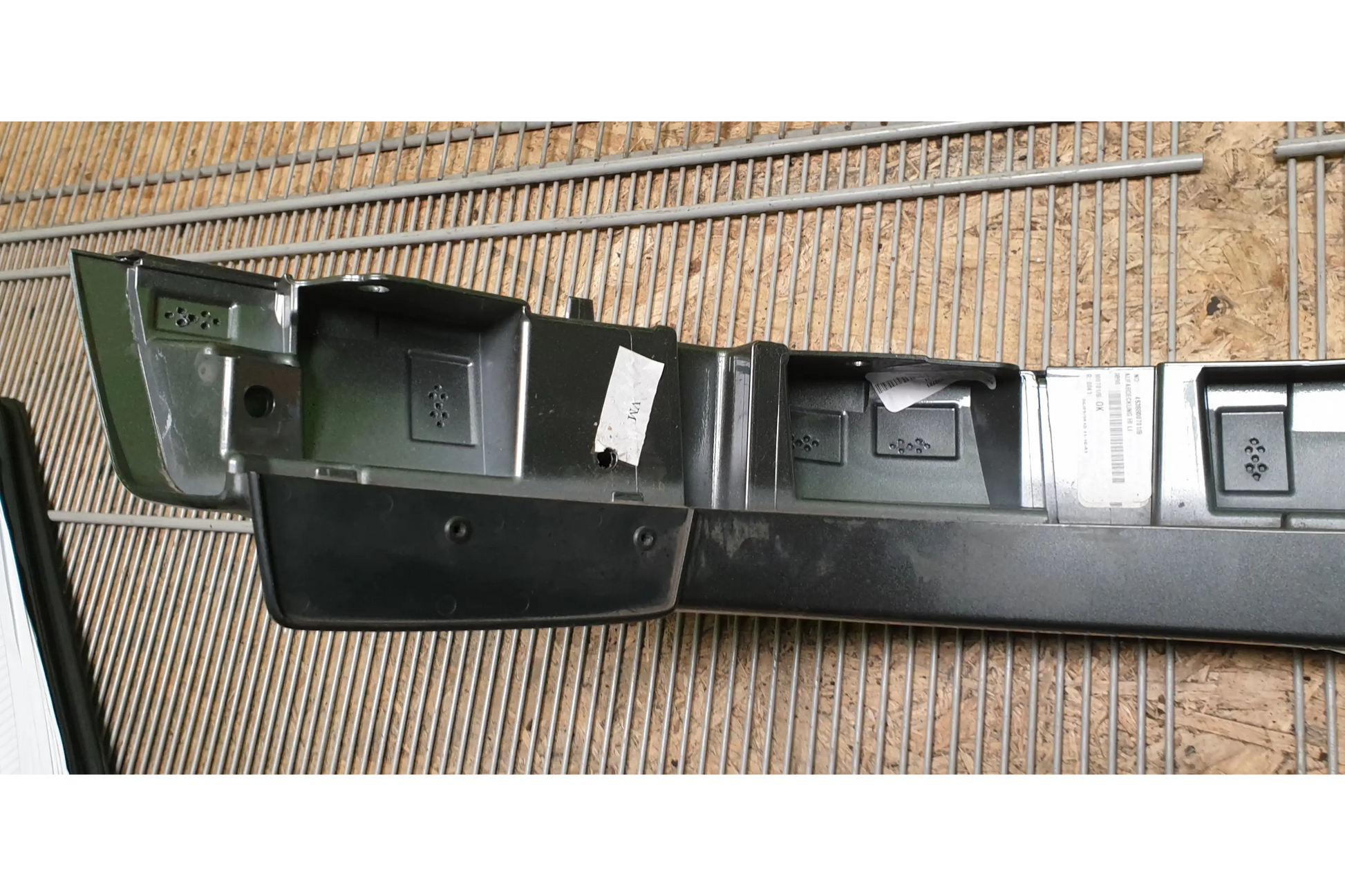 Mercedes-Benz G-Class W463 AMG Fender flaer rear left - fender flare