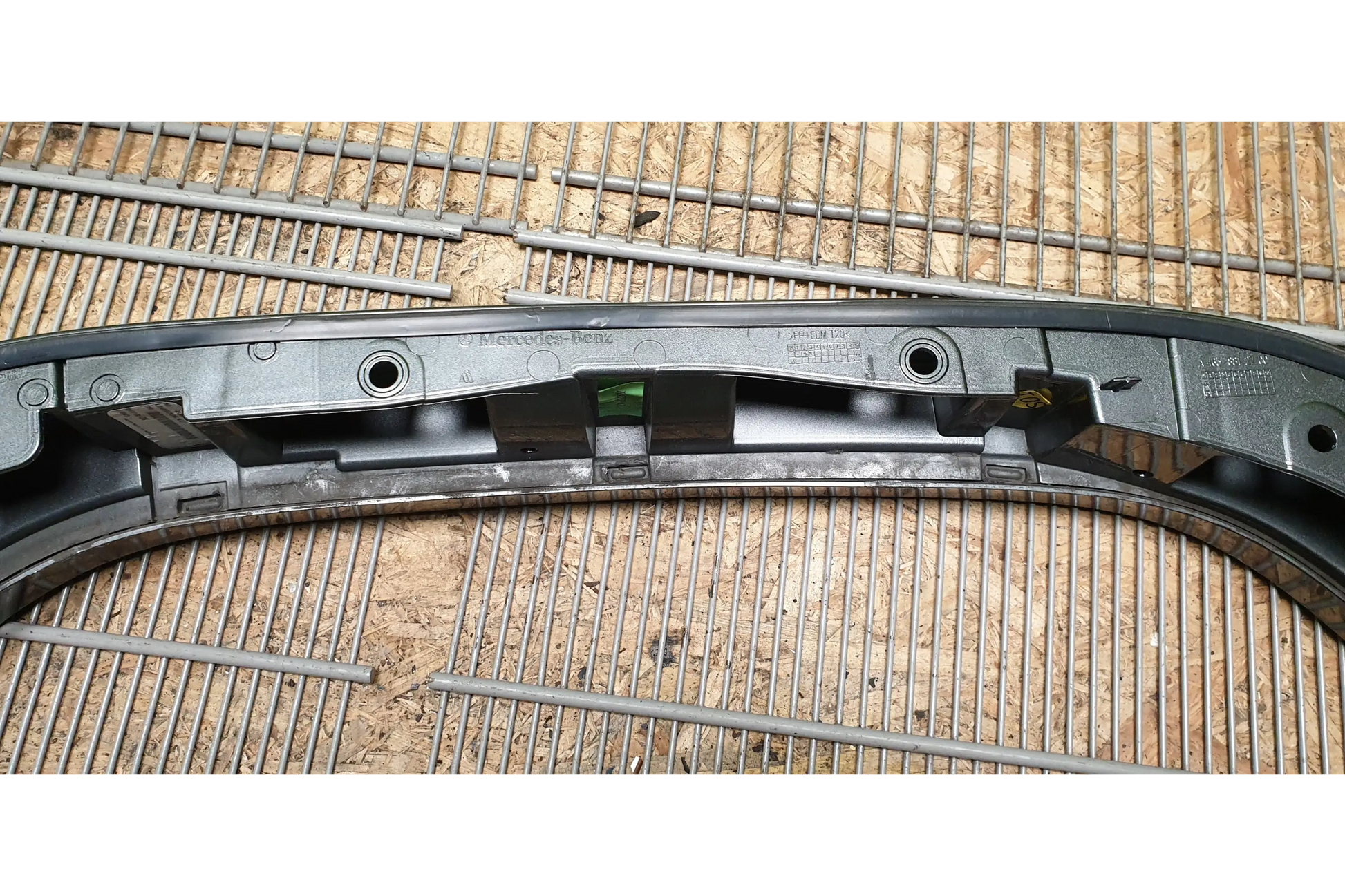 Mercedes-Benz G-Class W463 AMG Fender flaer rear left - fender flare