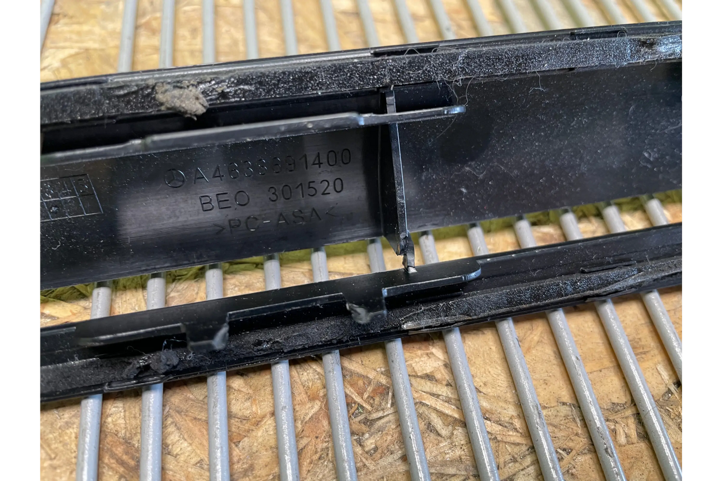 Mercedes-Benz G-Class W463A Rear Side Vent Covering - air vent