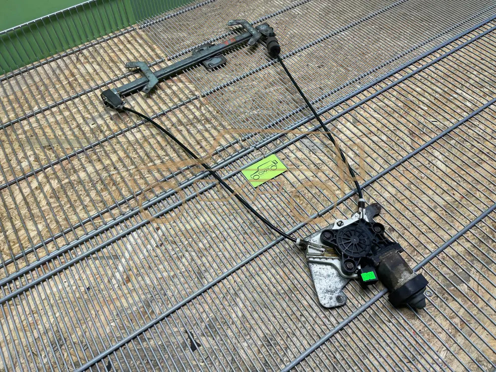 Mercedes-Benz G W463 G400 Rear Right Window Regulator