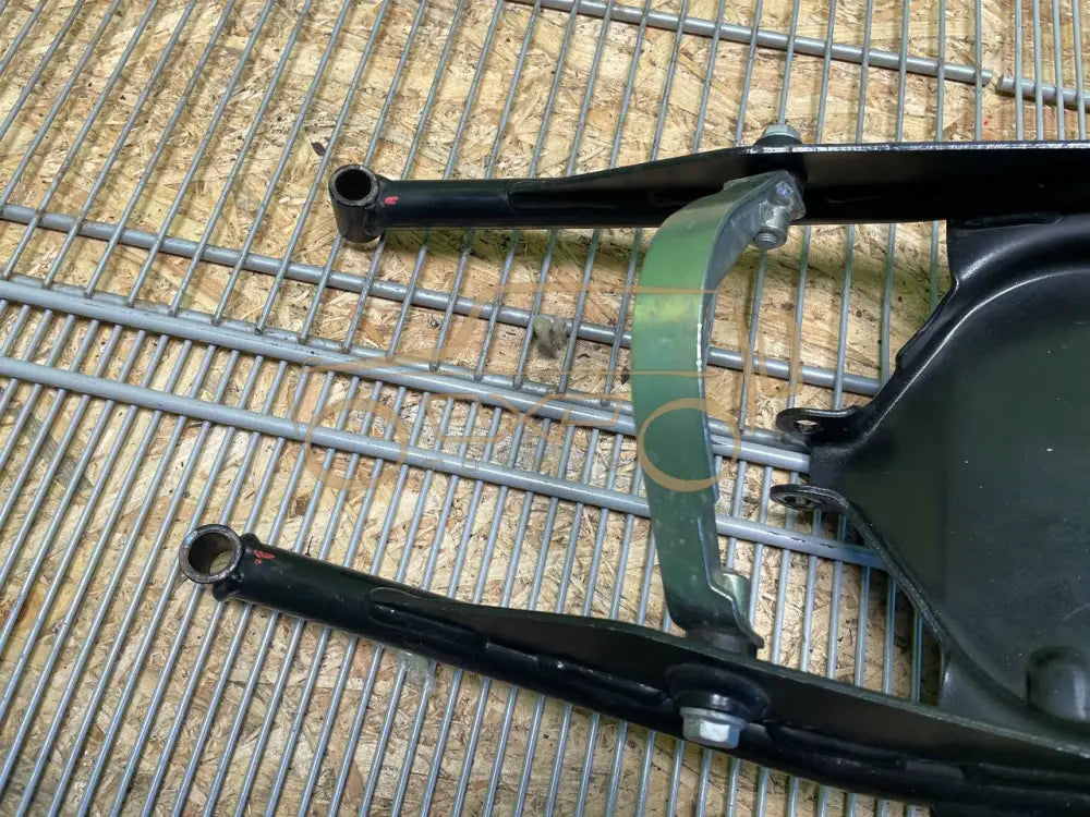 Mercedes-Benz G W463 Steering Column Bracket Mount