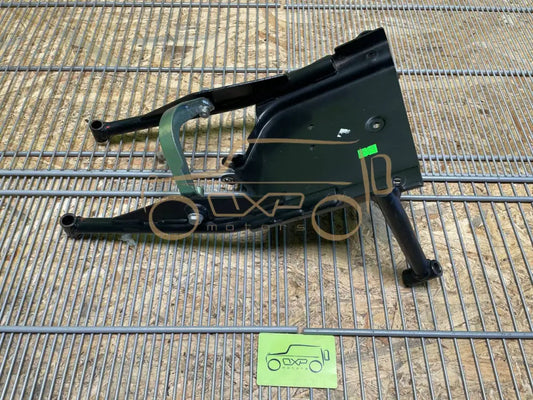 Mercedes-Benz G W463 Steering Column Bracket Mount