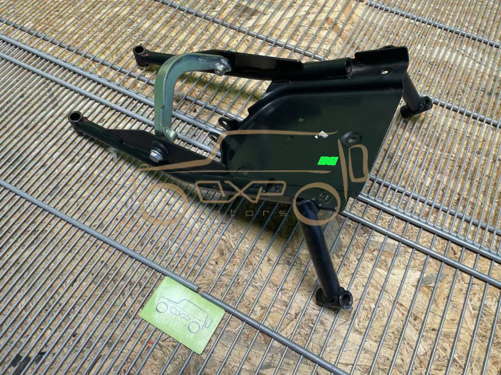 Mercedes-Benz G W463 Steering Column Bracket Mount