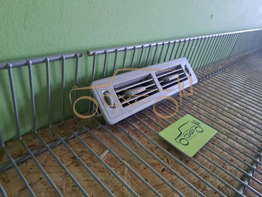Mercedes-Benz GL-Class W164 06-12 Rear air vent