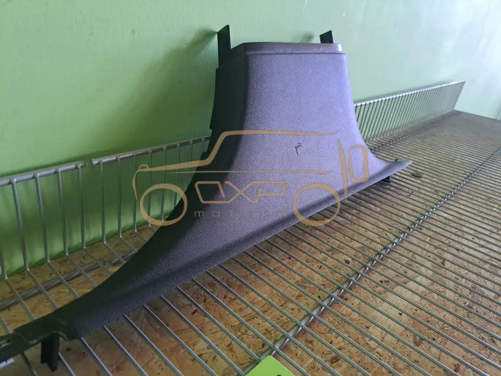 Mercedes-Benz GL-Class W164 B-pillar lower cover right