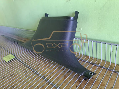 Mercedes-Benz GL-Class W164 B-pillar lower cover right