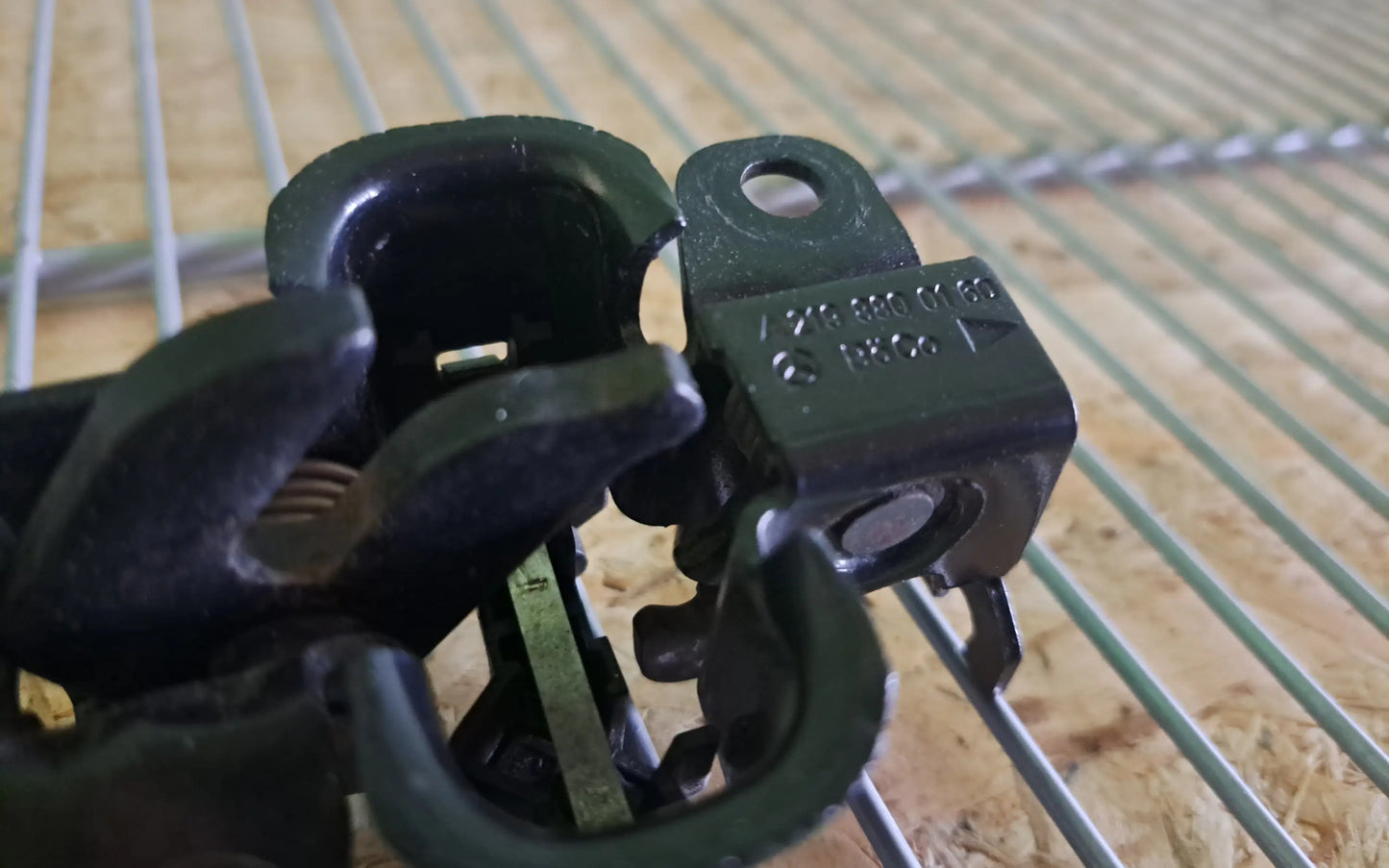 Mercedes-Benz GL-Class W164 Bonnet Hood Lock Latch