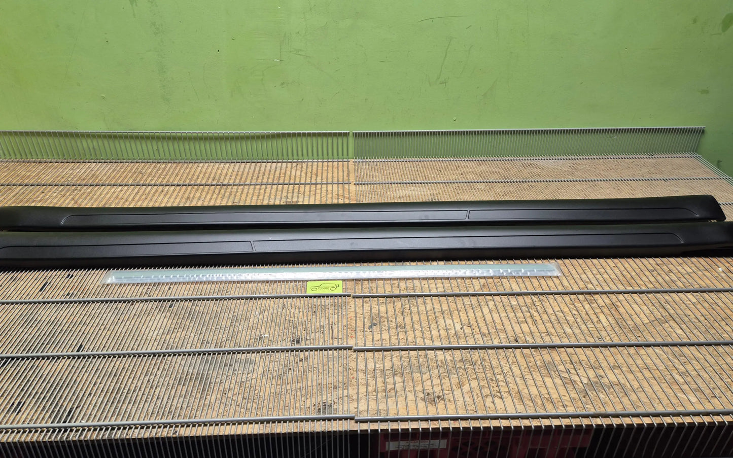 Mercedes-Benz GL-Class W164 Brabus side skirts illuminated - side skirts