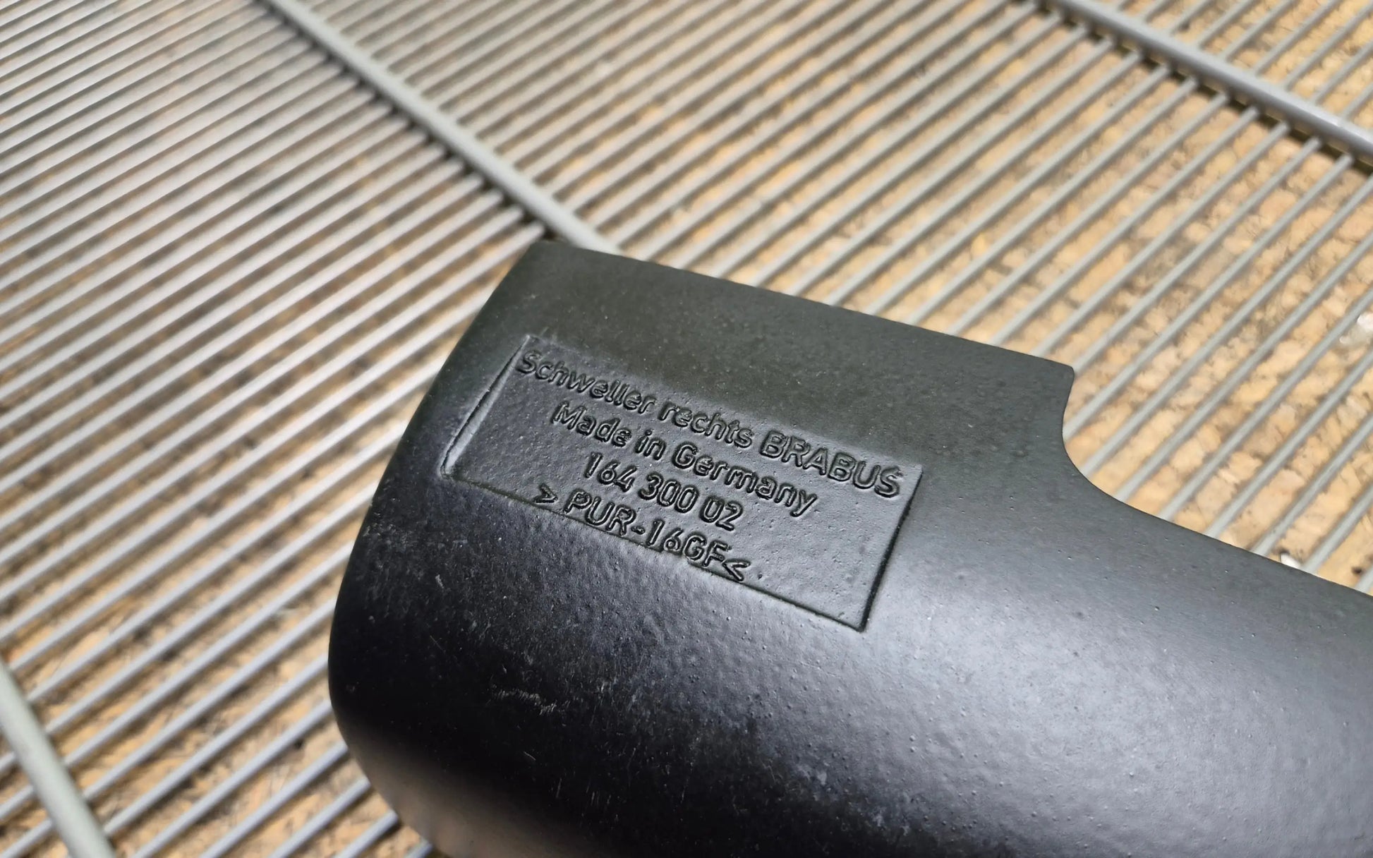 Mercedes-Benz GL-Class W164 Brabus side skirts illuminated - side skirts