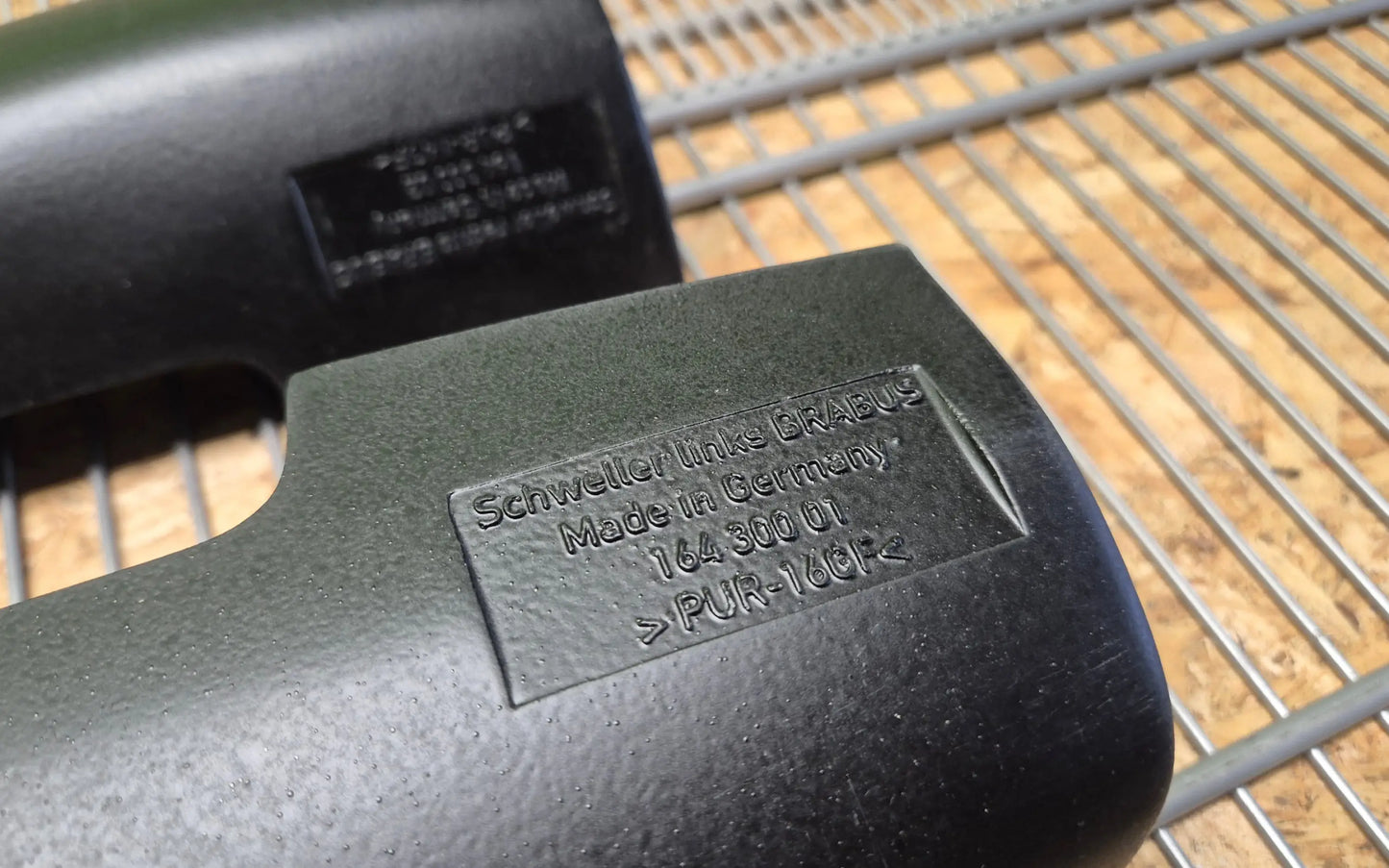 Mercedes-Benz GL-Class W164 Brabus side skirts illuminated - side skirts